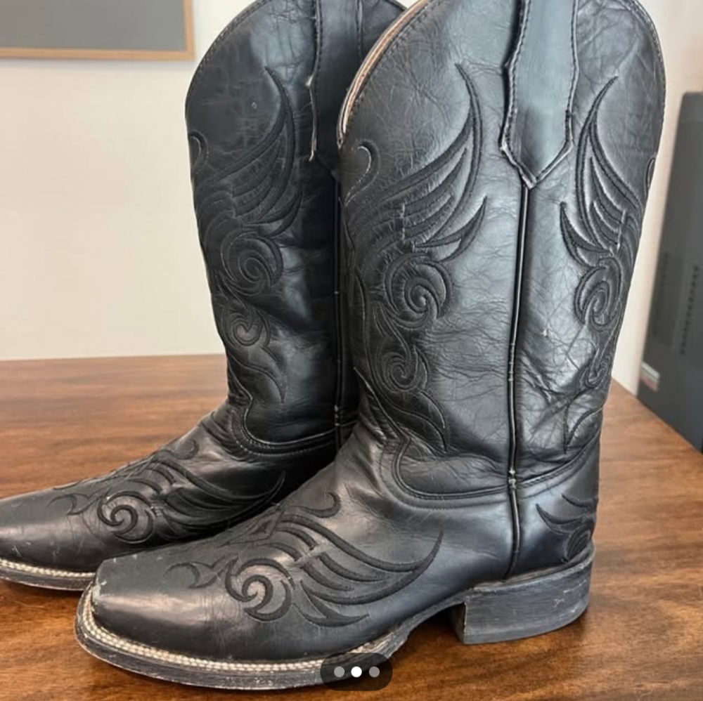 Circle G Black Embroidered Heeled Boots